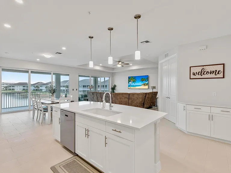 239 Indies Dr E #202 — Photo 3