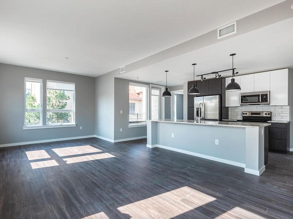 1st image of 729 E 17th Ave #304