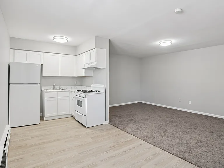 Barry Court Apartments — Photo 12
