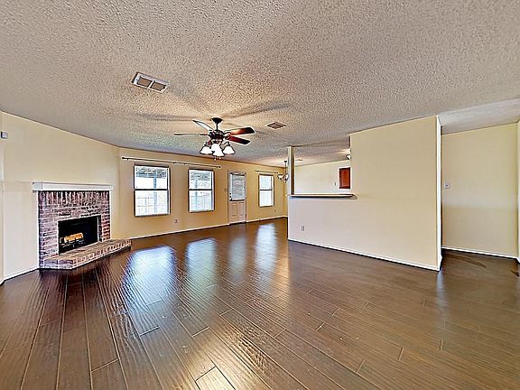 2nd image of 1507 Hickory Creek Ln