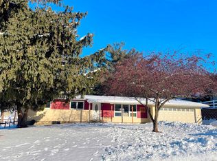 1112 S Mill St, Decorah, IA 52101