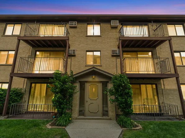 7202 W Wrightwood Ave APT 2S, Elmwood Park, IL 60707