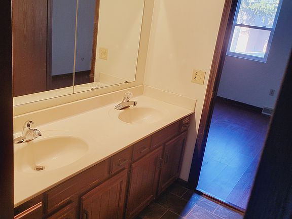 2nd image of 2703 Westmar Ct