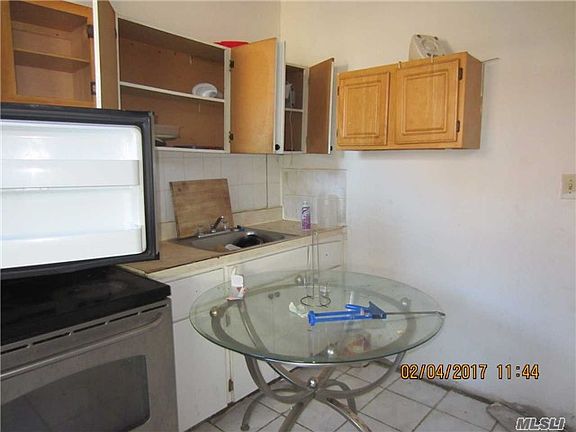 5th image of 763 E 223rd St