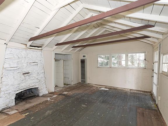 2nd image of 22119 Cedar Pines Dr