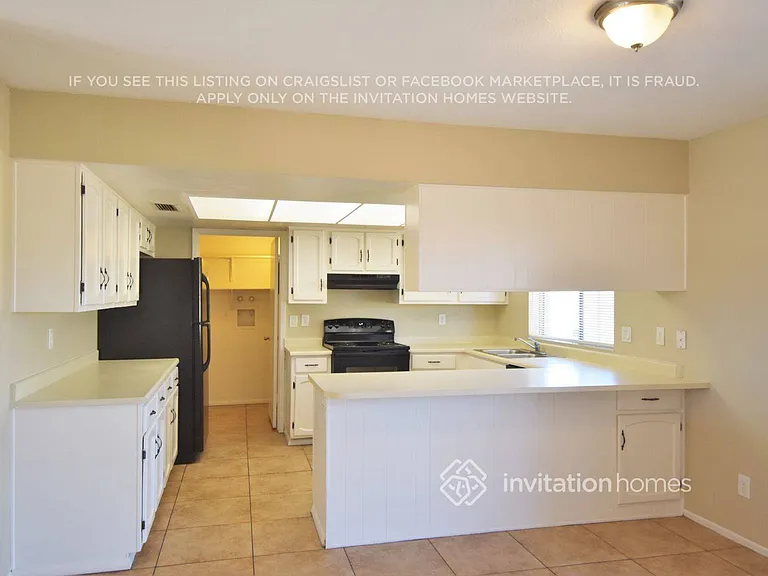 2220 W Oraibi Dr — Photo 4