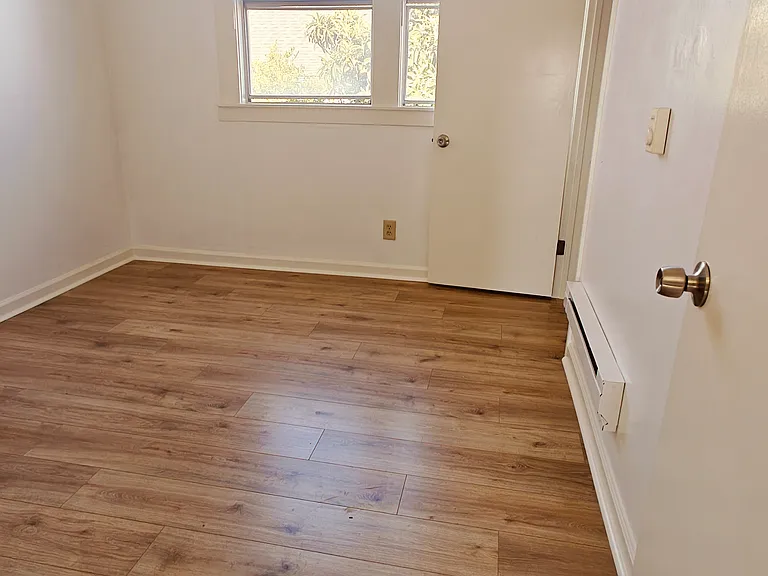 1008 Eagle Ave #1 — Photo 8