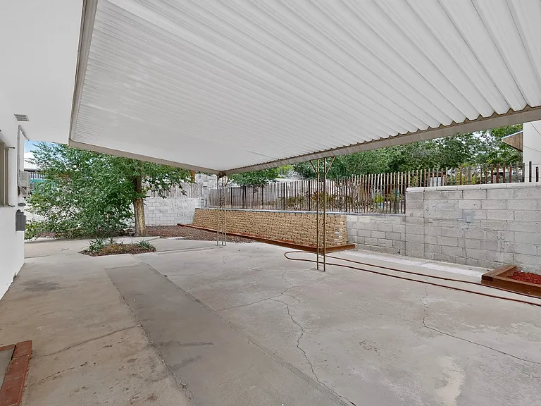 2913 San Joaquin Ave SE — Photo 10