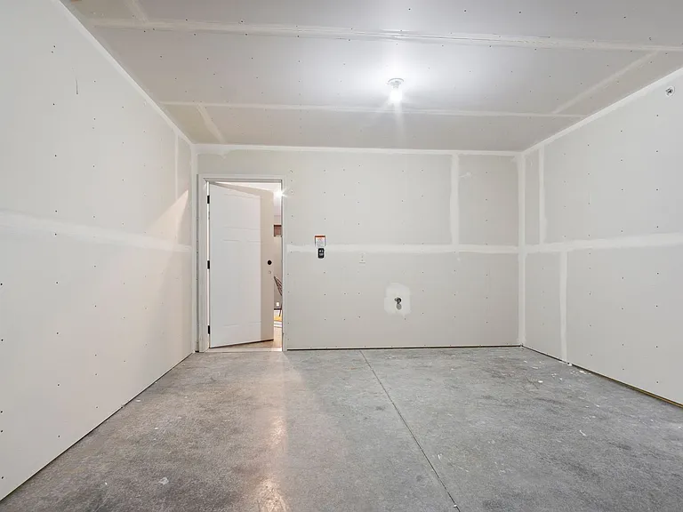 786 Peregrine Cir — Photo 101