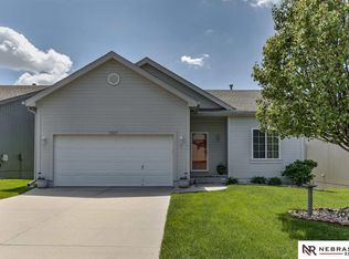 15027 Camden Ave, Omaha, NE 68116