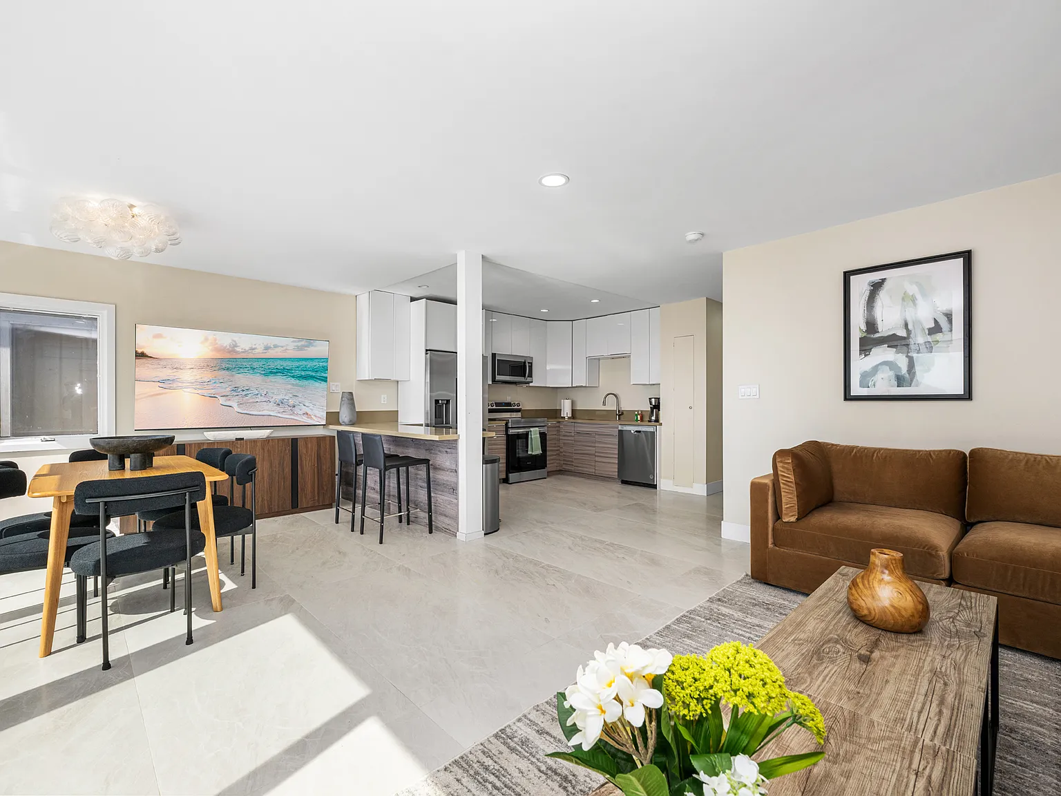 3 bed, 1000 sqft, $9,500 — Photo 4