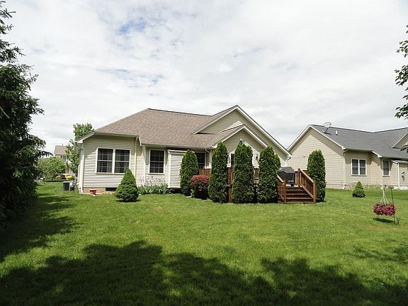 2nd image of 63 York Bay Trl
