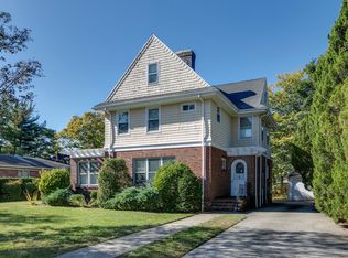 3912 219th St, Bayside, NY 11361