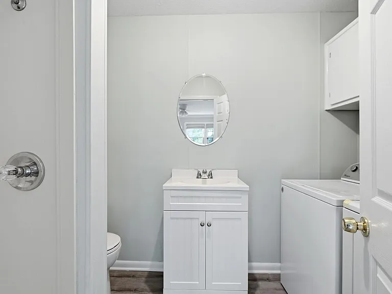 4901 Yadkin Dr — Photo 13