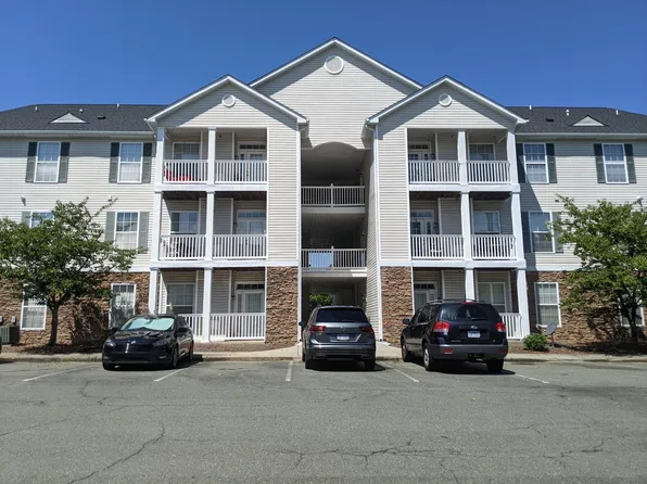 3031 Winston Dr APT 206, Burlington, NC 27215