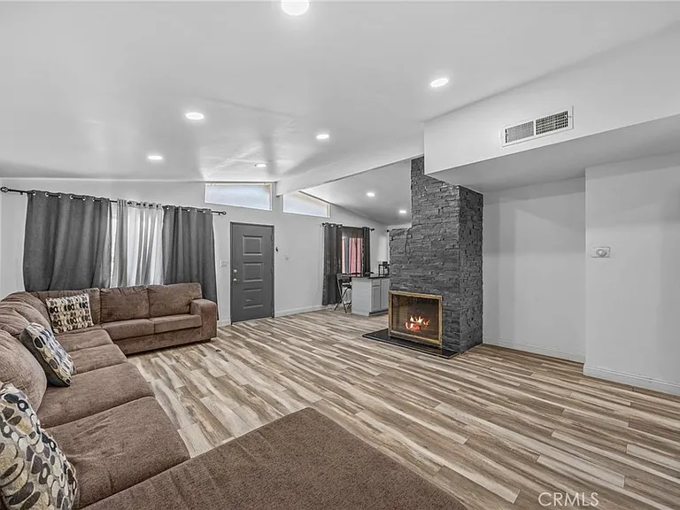 9417 Mango Ave — Photo 5