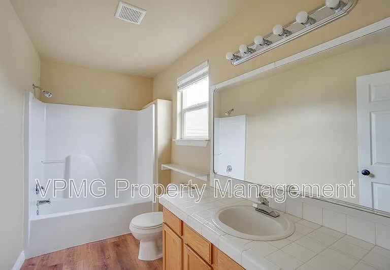 7809 NE 24th Ct — Photo 20