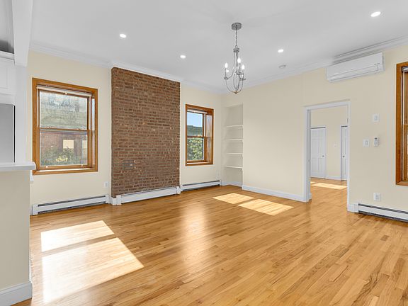 5th image of 201 W 138th St APT 3