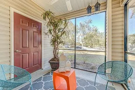 Water's Edge Apartments — Photo 36