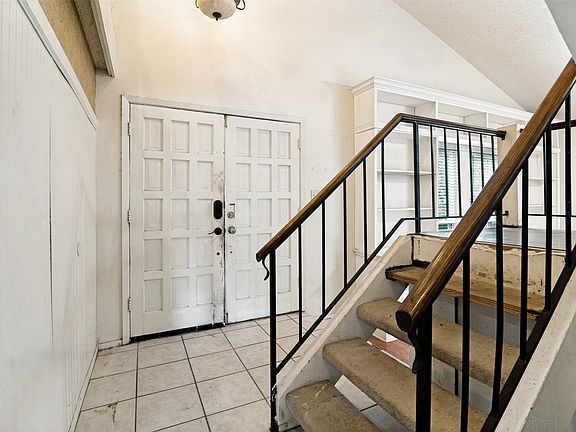 3rd image of 1101 Via Del Rey