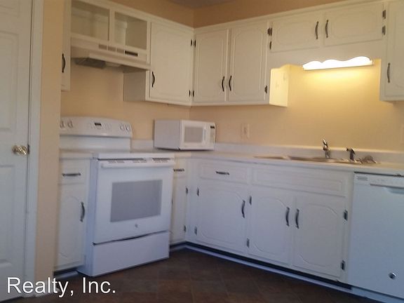4th image of 279 Moncrest Dr