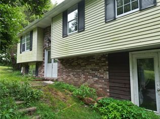 3366 Frew Mill Rd, New Castle, PA 16101