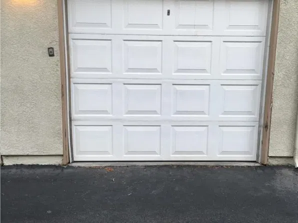 688 Indian Oak Ln Unit 107, Oak Park, CA 91377