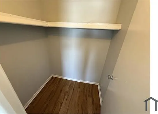 3937 Broadway Ave #4 — Photo 7