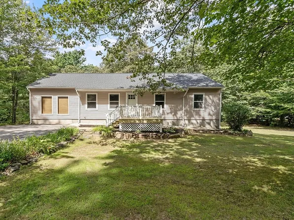 39 Holt Rd, Ashburnham, MA 01430