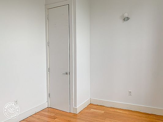 4th image of 231 Jefferson St #3LF