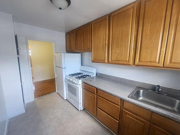 2nd image of 10-61 Hartman Ln #1A