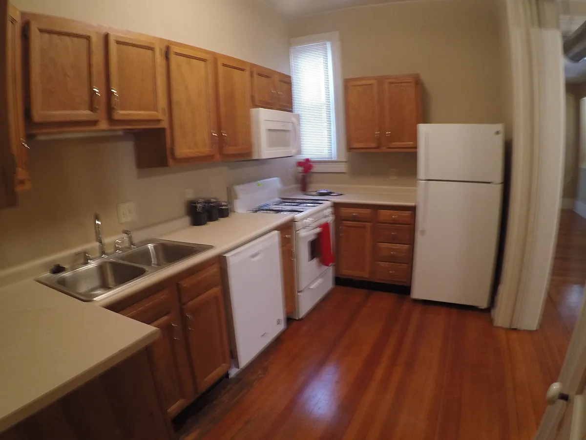 Building Photo - 1427 Columbia St #1