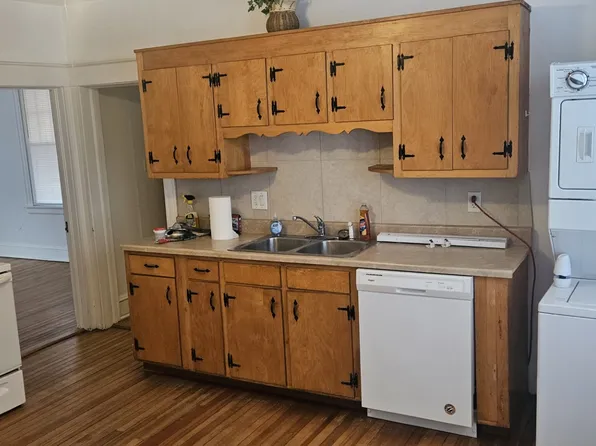 390 Clinton St, New Britain, CT 06053