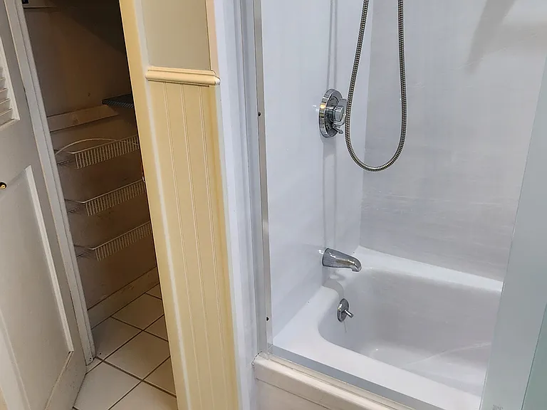 tub / shower