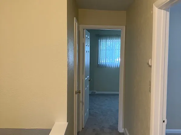 23756 Banbury Cir APT 9, Warrensville Heights, OH 44128