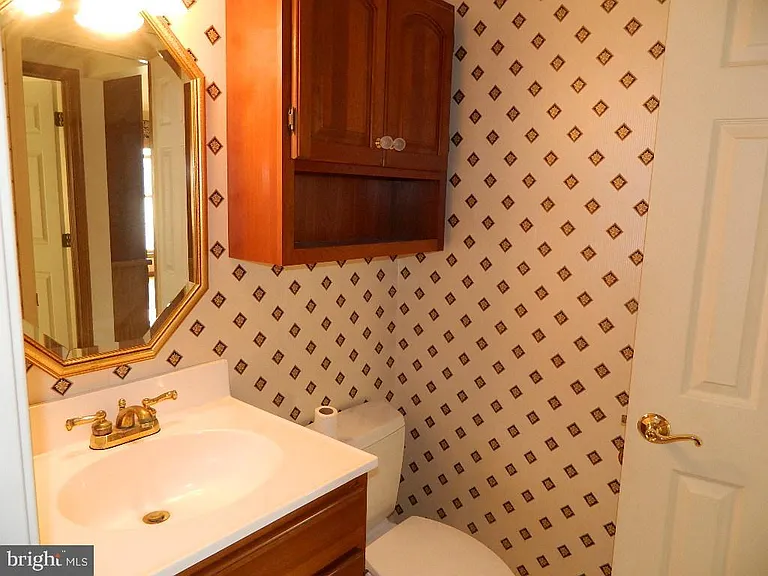 1301 Colonial Club Dr — Photo 16
