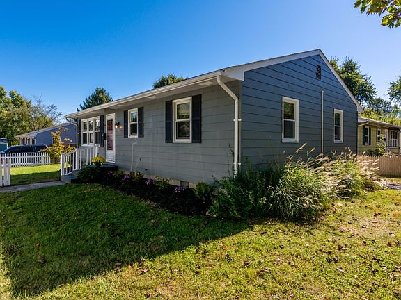 4th image of 203 Hillside Dr
