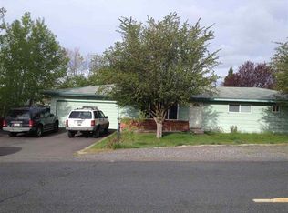 1910 Carlson Dr, Klamath Falls, OR 97603