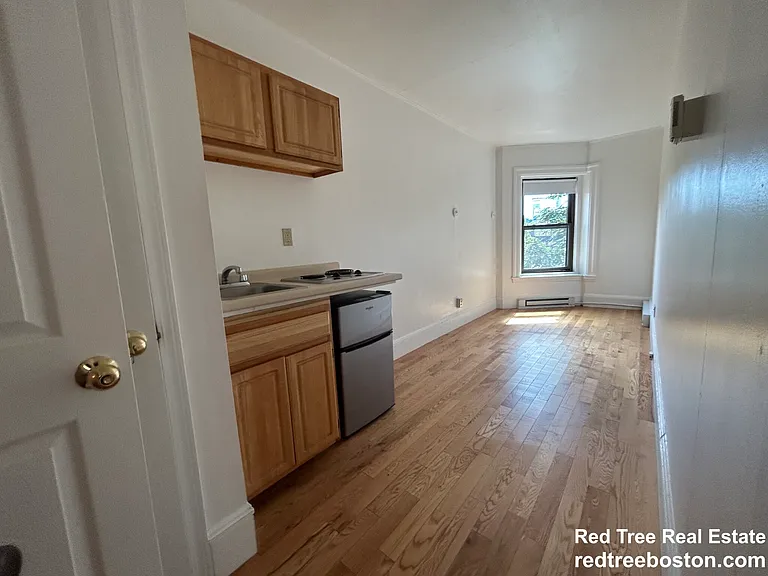 1061 Beacon St #14 — Photo 6