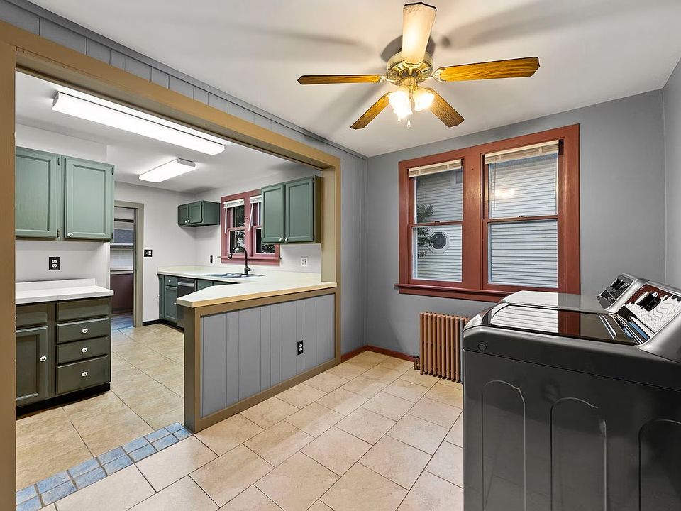 2nd image of 428 S California St APT 1