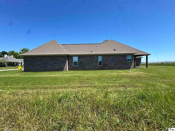 3rd image of 922 Sterlington Dr