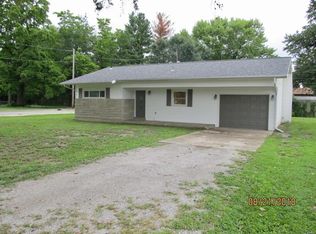 2 Mitchell Ave, Centralia, IL 62801
