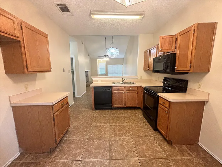 2915 Roxboro Rd — Photo 14