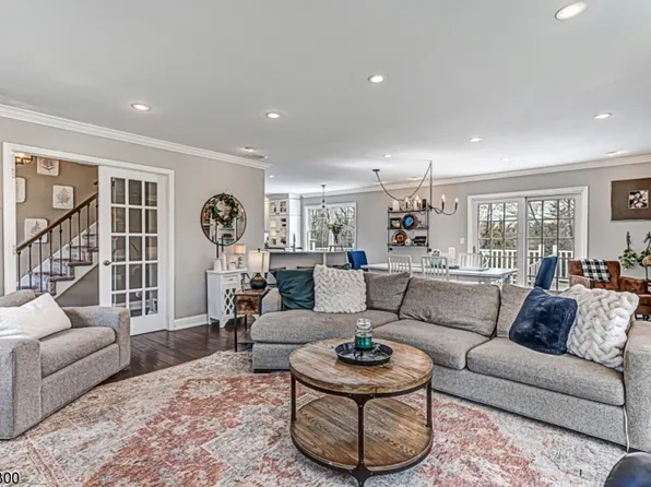 10 Gordon Pl, Branchburg Twp., NJ 08853