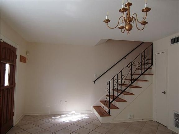 3rd image of 2411 Neyrey Dr
