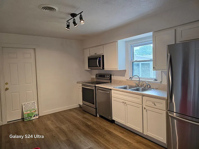 2101 Caseyville Ave — Photo 5