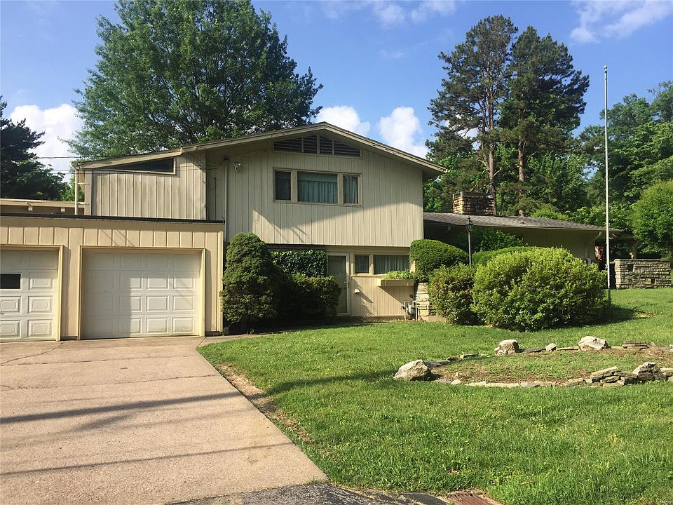 1st image of 924 N Cape Rock Dr