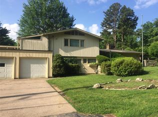 924 N Cape Rock Dr, Cape Girardeau, MO 63701