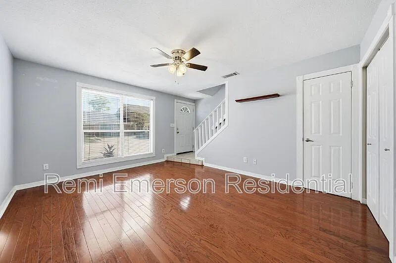 2 bed, 1.5 bath, 1088 sqft, $1,550 — Photo 2