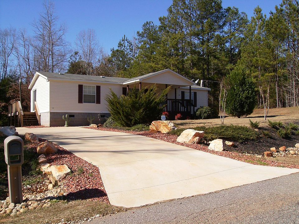 Driveway from CR 2013